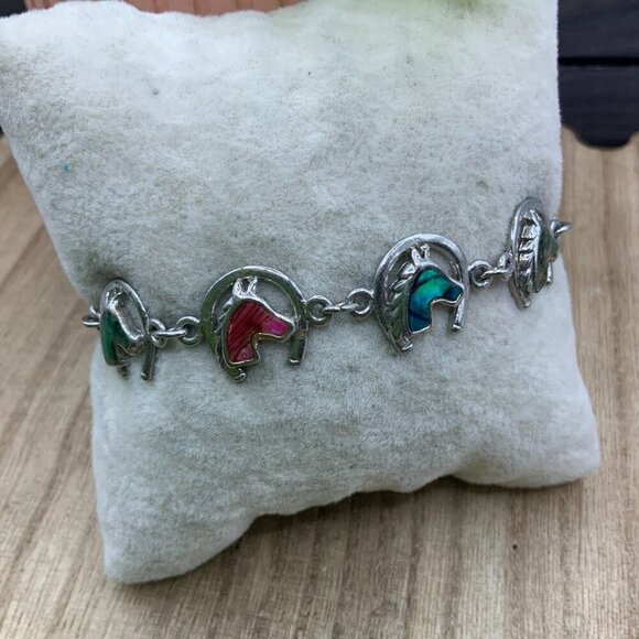 SJ Horseshoe Horse Head Iridescent Mother of Pearl Silver Tone Bracelet - Picture 2 of 8